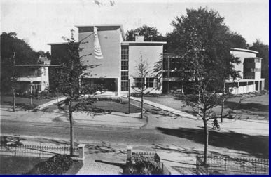 11 Juli 1942. Avro studio aan de buitenzijde.