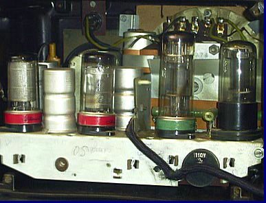 Inside a H208u radio receiver.